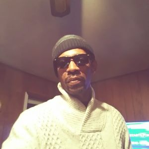 Meet your Posher, Max